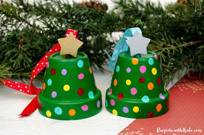 christmas-tree-clay-pots-feature